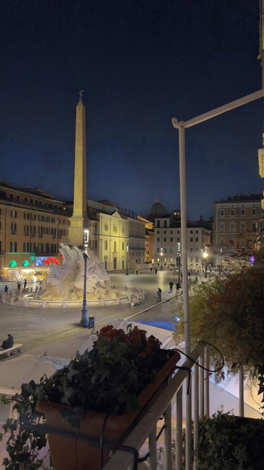 Apartment Piazza Navona Balcony Caden Rom